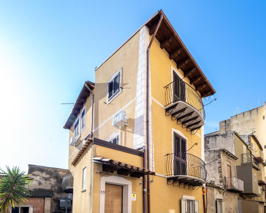 Casa Vacanze A' Lanterna ليكاتا المظهر الخارجي الصورة